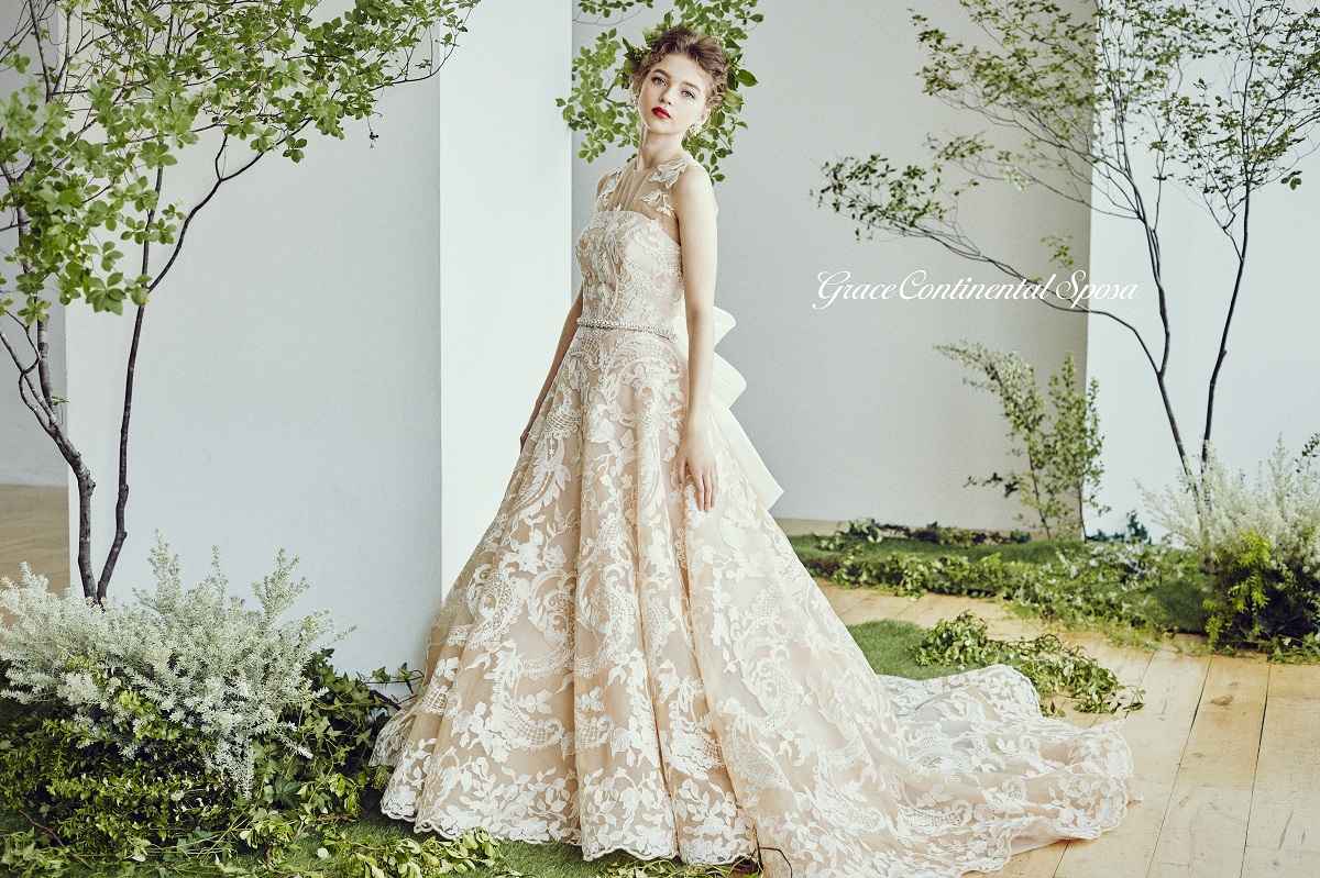 GRACE CONTINENTAL グレースコンチネンタル　結婚式　ドレス　美品柄デザインその他